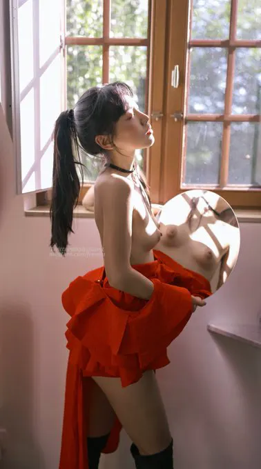 June in the mirror 🪞 鏡中月🌙 · JuneLiu SpicyGum🍬