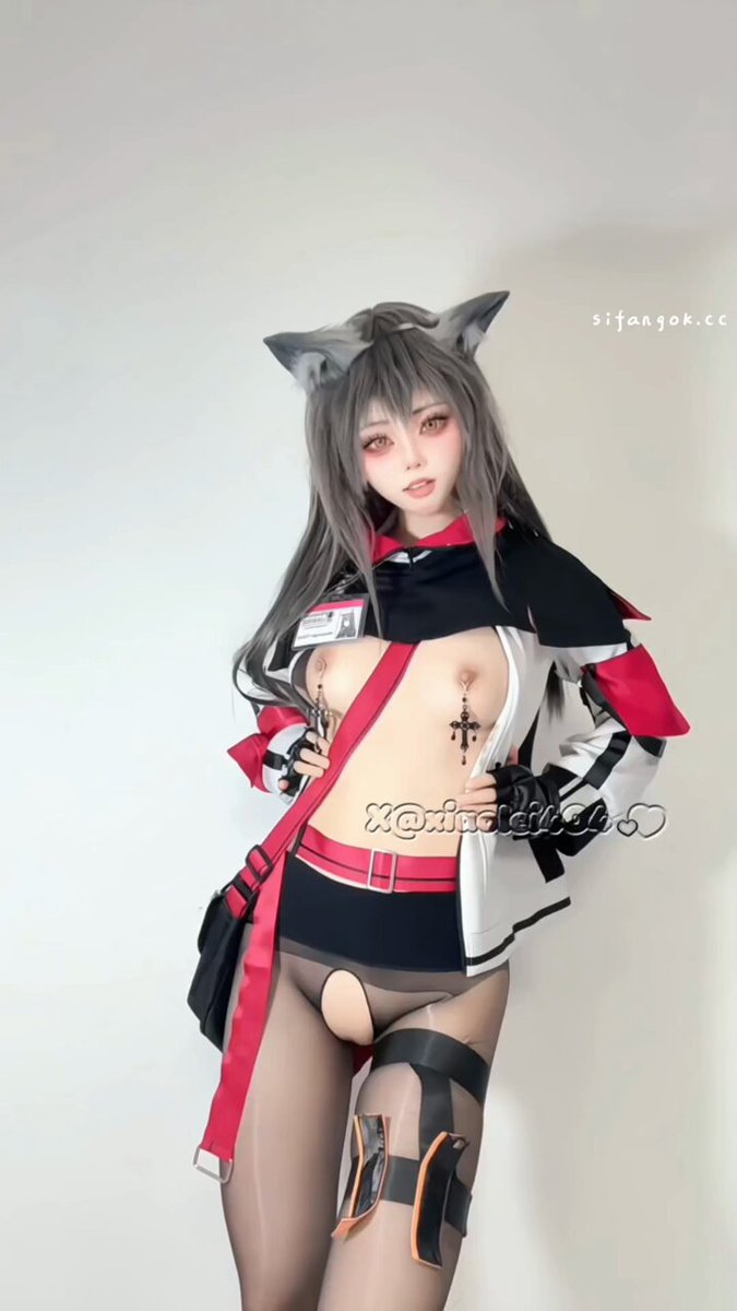 推特超高颜值顶级coser希尔薇，付费顶B裸舞视频流出，太骚了 #cosplay #coser #骚舞 #真空 · 苔禾妗