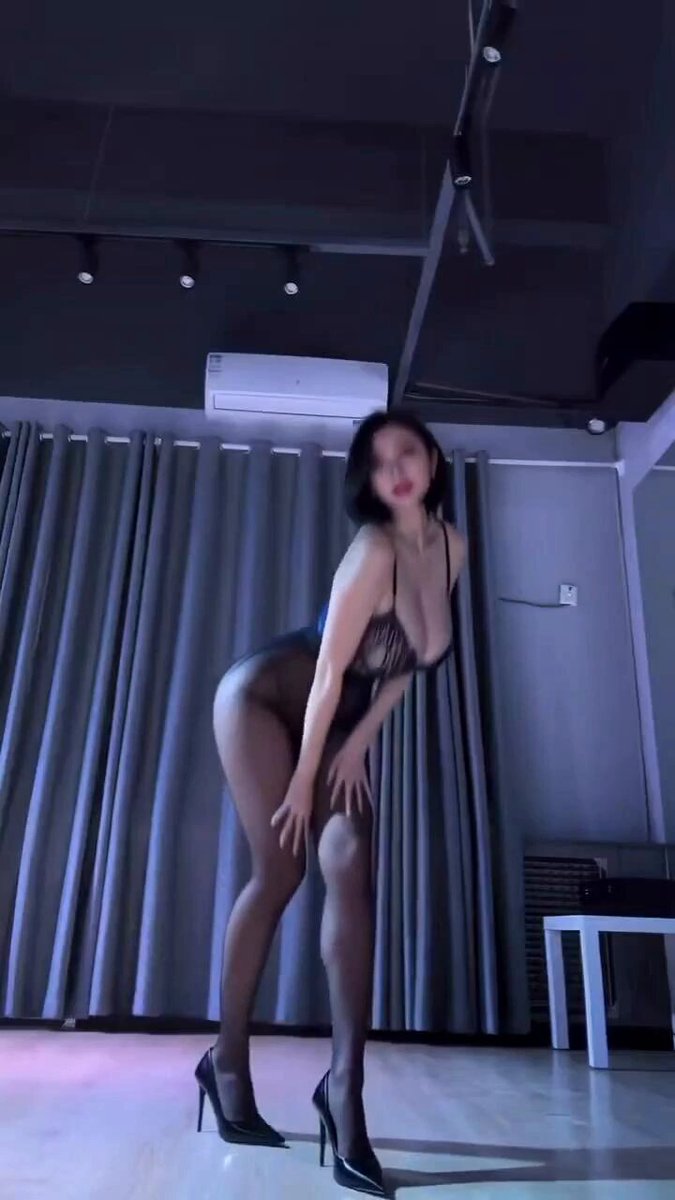 穿上连体丝袜，只可以给粉丝看的色舞 #色舞 #涩舞 · 苔禾妗
