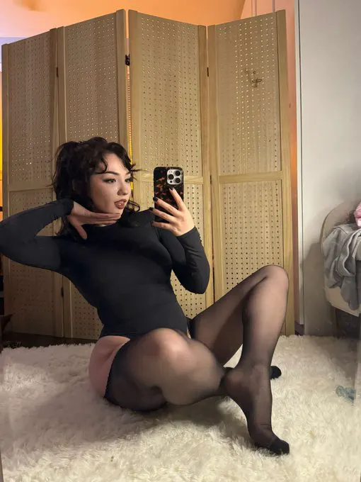 How to cure your gamer loneliness: Step 1: Submit to a latina goddess (me) Step… · Verrby