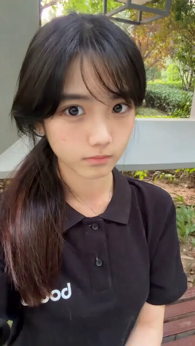 AI色情短剧《网红和榜一大哥的秘密》 视频是一个大网红，但视频是AI生成，不是真实的 · 阿莲🪷AI色情短剧
