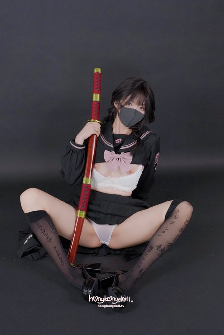 1 or 2? (每周福利持续更新啦： https://t.co/zBdycCNhHn) · HongKongDoll