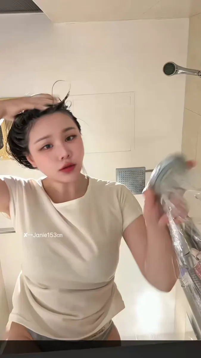 Anyone relate? 誰也有遇過這種情況？ #janielin #funny #showershow · 泥JANiE | Jane.lin