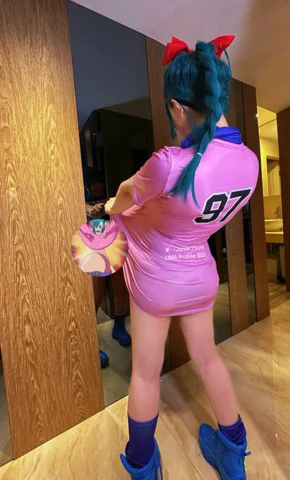 布瑪那件彈性也太好！ 我盡力了也最多拉這麼高🤣 #cosplay #DragonBall #コスプレ #ドラゴンボール · 泥JANiE | Jane.lin