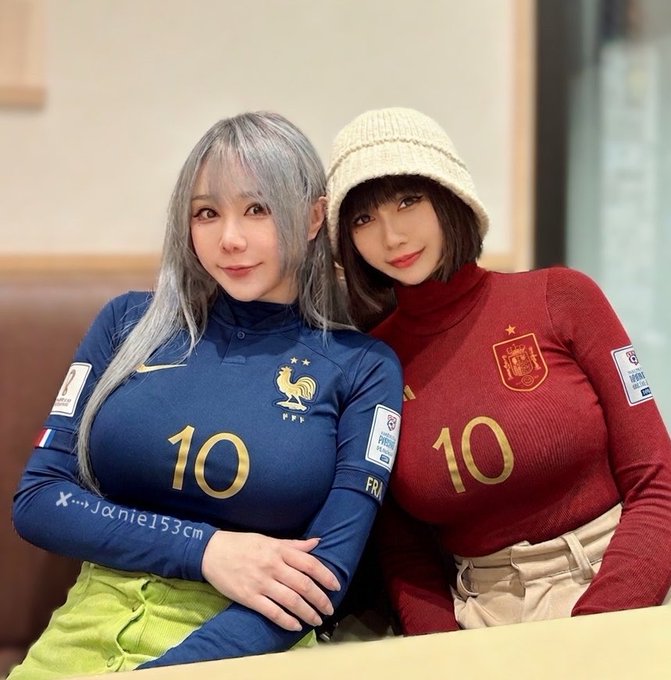 我與賓寶 💙🤍❤️ 誰看得出來這是什麼時期的照片🤣 #france #España · 泥JANiE | Jane.lin