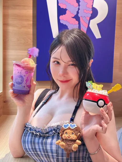 メタモンクラッシュソーダ か、モンスターボールのサンデーか、どっちから先に食べてほしい？ コメントで教えて💛 Still thinking about thi… · 泥JANiE | Jane.lin