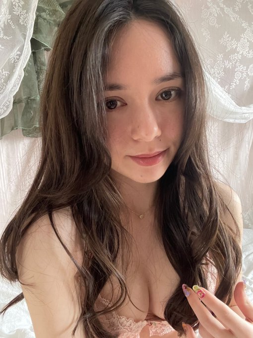 april 🌷 · Keilia