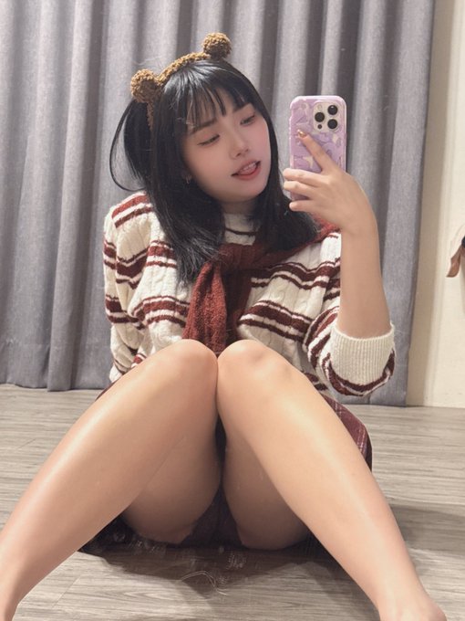 幸福就像巧克力🍫 像我這樣的狗一吃就死了 · Lunana