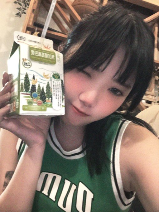 最愛喝豆漿了👅 · Lunana