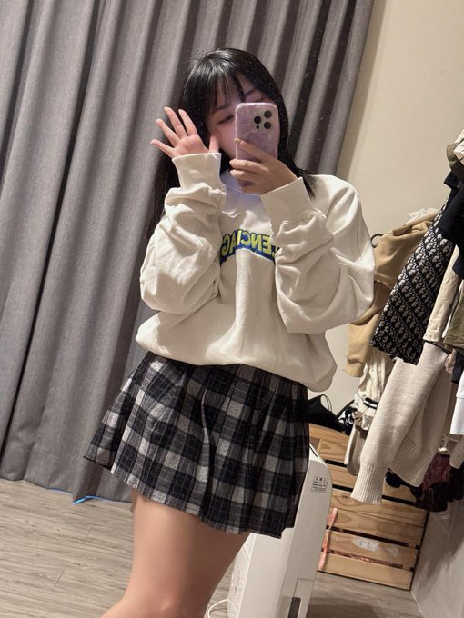 我裝大學生有人會信嗎？ · Lunana