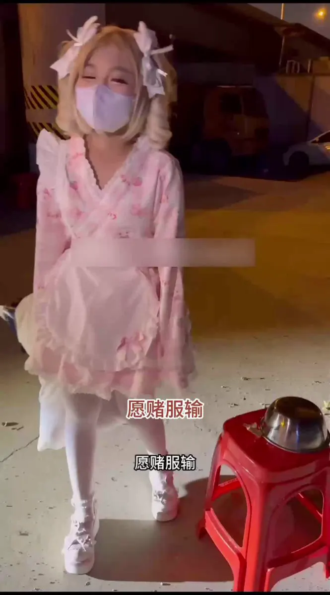 【鞭炮炸逼，鸡圈整活第一人！咬爆打火机，上吊三分钟】极限挑战第一人，又会整活又骚，做爱的时候满嘴骚话，真是全方面到位的福利姬！ #白虎 #口交 · 欧拉旅行