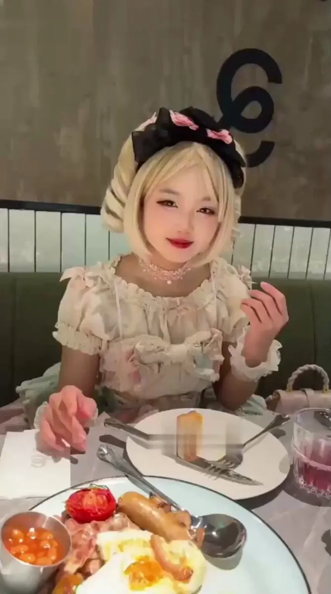 【不服你就拿鱼雷炸逼给我看！玩的就是真实！】你要是能喷出水，我就敢给你看，广州俩网红的潮吹对赌事件，老师潮喷后，池甜也是履行赌约用鞭炮炸逼！ #少女 #cos… · 欧拉旅行