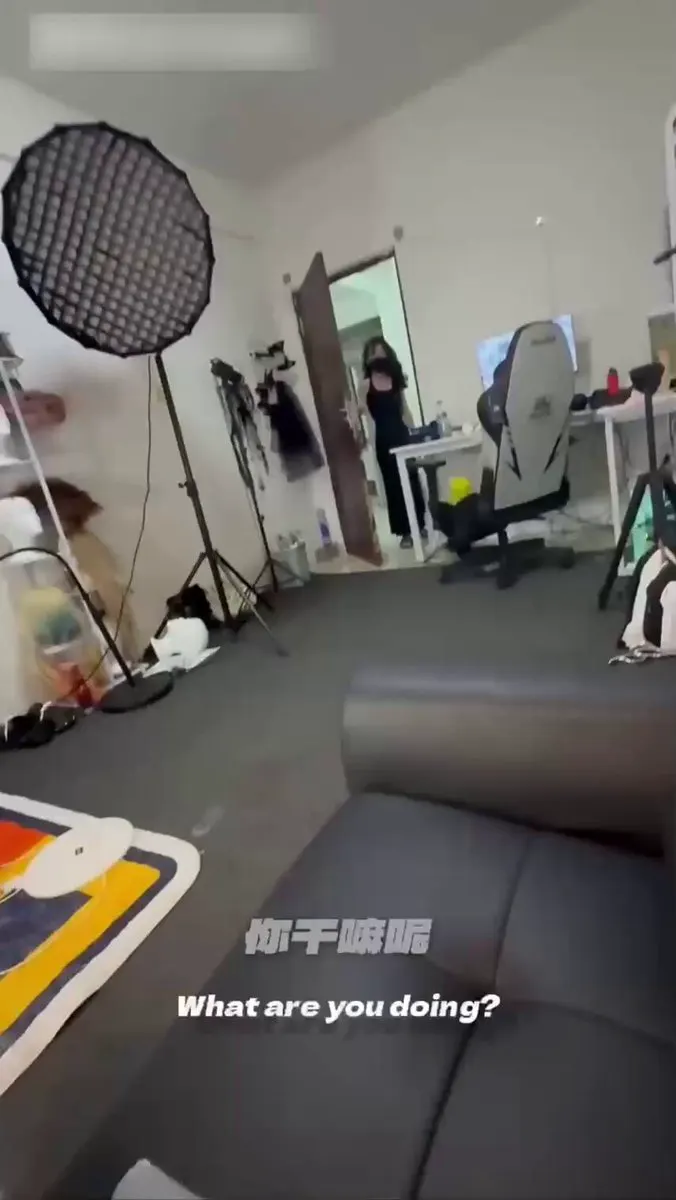 【女装在家打飞机碰巧被小姨看到了！】结果小姨主动用嘴巴帮我，还把下面给我操帮破除，没忍住跟小姨乱伦了。这对东北情侣的剧情真的百看不厌，真是太有想象力了，x上面… · 欧拉旅行