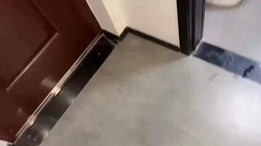 【你鸡巴的味道没有我老公好！】性感班主任去学生家里辅导作业，没想到被孩子爸爸拉到床上爆操无套内射！ #内射 #人妻 #绿帽 · 安妮鸭