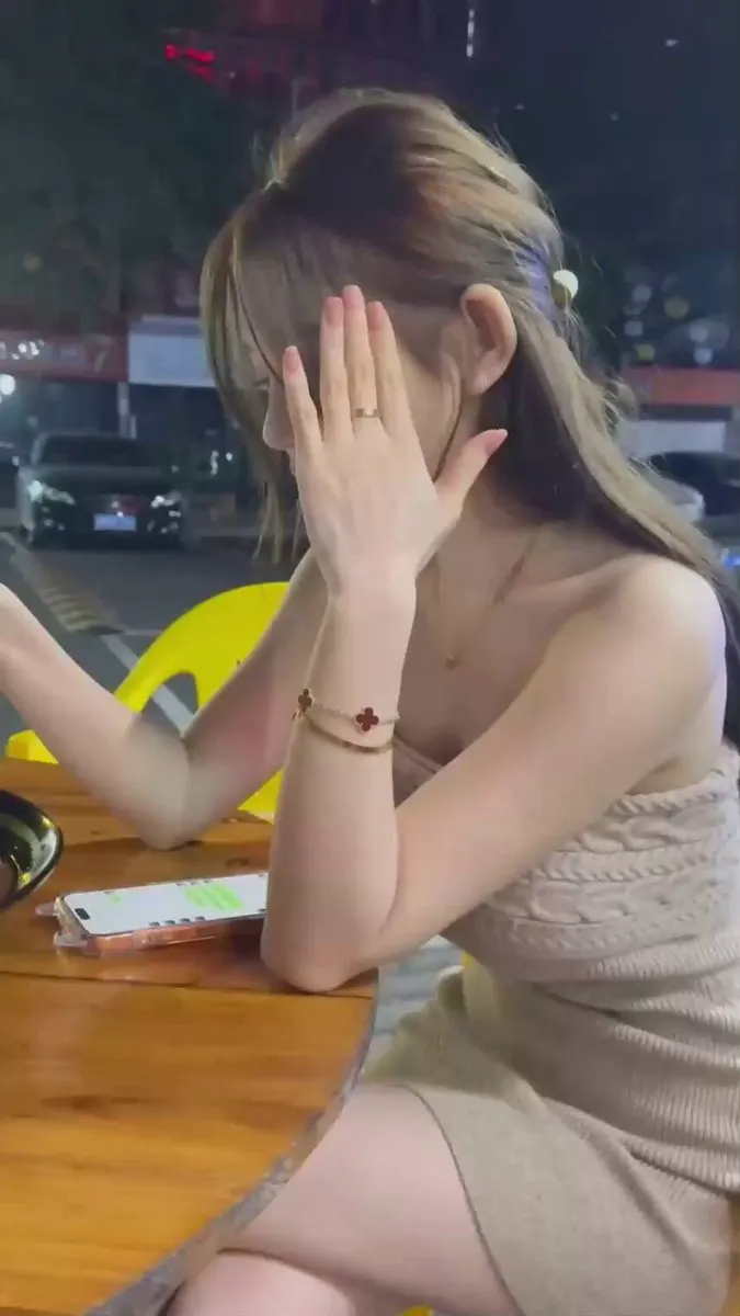 【前女友都大一了，家里管的严，考上985后来找我释放压力】真是一条很乖的母狗，逼和奶子也都很粉，就是不知道还可以操多少次！ #母狗 #骑乘位 #内射 · 小镇姑娘