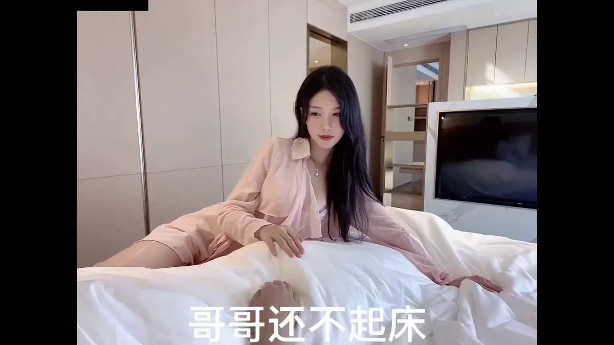 对巨乳学姐的究极大幻想，最后也是让我得手了！真想狠狠的把她的逼操烂，太骚了，这些符合兄弟们对另一半的幻想嘛！ #女神 #完美露脸 · 呼呼超瘦