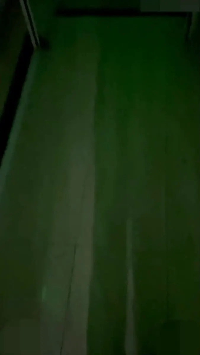 【你轻点！我女儿还在睡觉，我怕我忍不住叫出来！】人民的好教师，我的淫荡精盆！班主任叫我来谈女儿学习的问题，没想到她穿着性感蕾丝勾引我，让她面对着她女儿无套爆操… · 迷人的姬儿