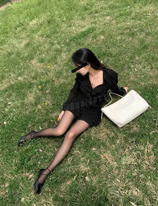 🌞 · 系好安全戴女士