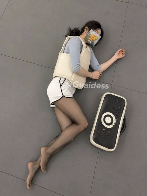 我还以为人来了就行了。。感谢客户给我踹出了一天假期😅 · 系好安全戴女士