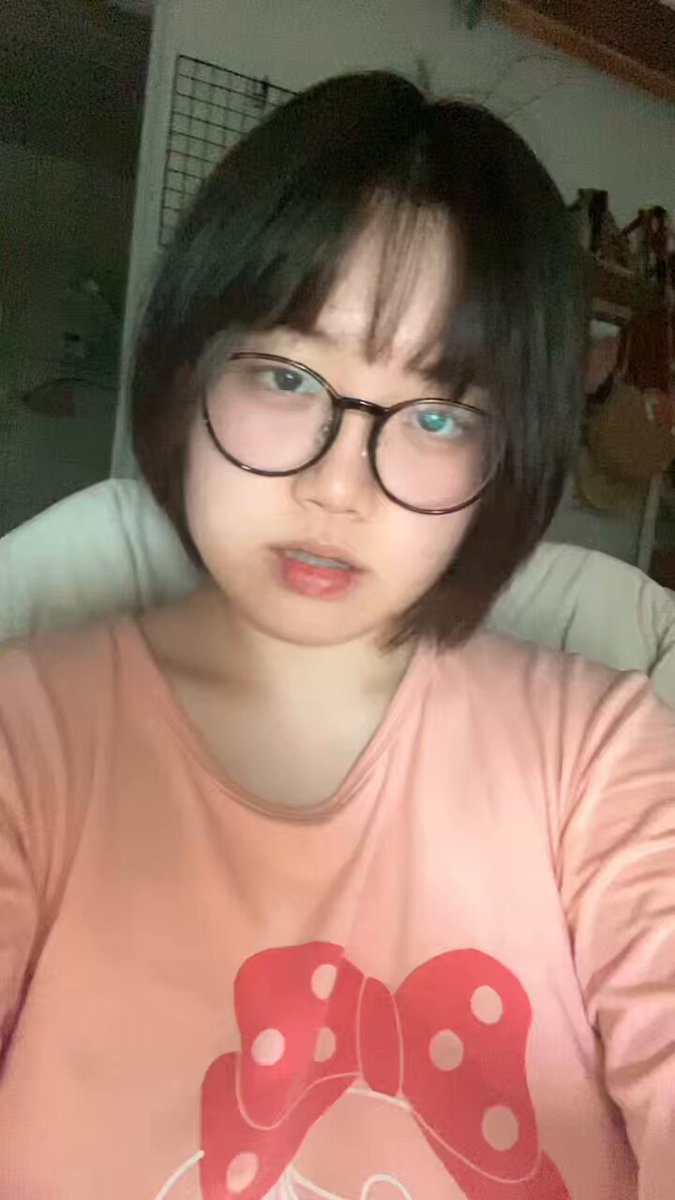 自己剪的超短頭髮😄 · 麻糬