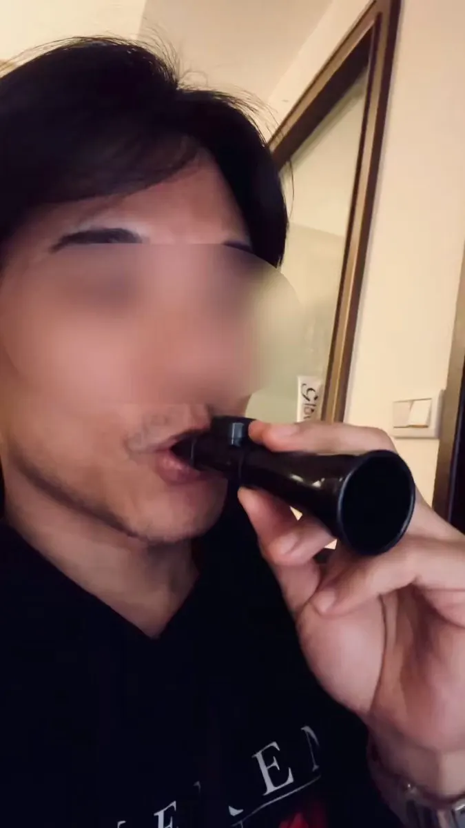 下次來玩的妹子 要邊吹邊被幹 Next girl that visits my place will be asked to blow a tune whil… · 漢生 Hanson