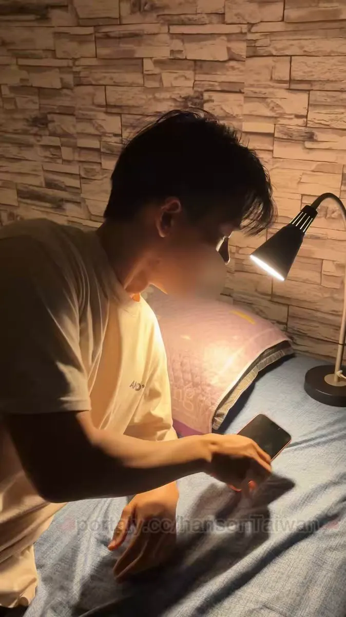 ［樓上的鄰居］第二集 高挑亮麗的鄰居，初次在電梯相認，這次竟然半夜發戰鬥邀請 Upstair Affair Ep. 2 甜甜價單片解鎖 Unlock to w… · 漢生 Hanson