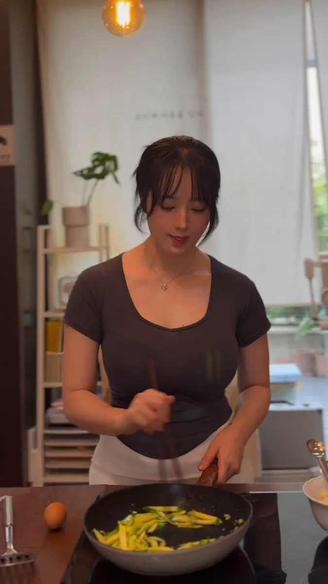 Guess what I’m making? 🥒👩🏻‍🍳✨ · WONY
