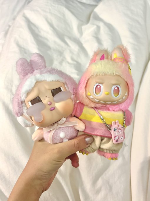 crybaby and labubu · 凛
