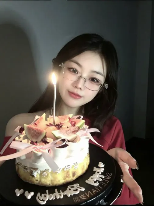 我的生日愿望是iPhone18pro max…… · 凛