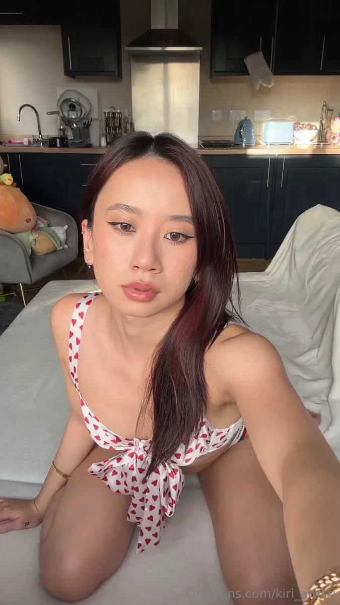 今天的天气刚刚好☀️ 阳光落在脸上，随手拍了一张，感觉今天的自己还挺好看。 这种天气很适合出来走走…… @chase_psz @chase_ysq @chas… · 妍奢