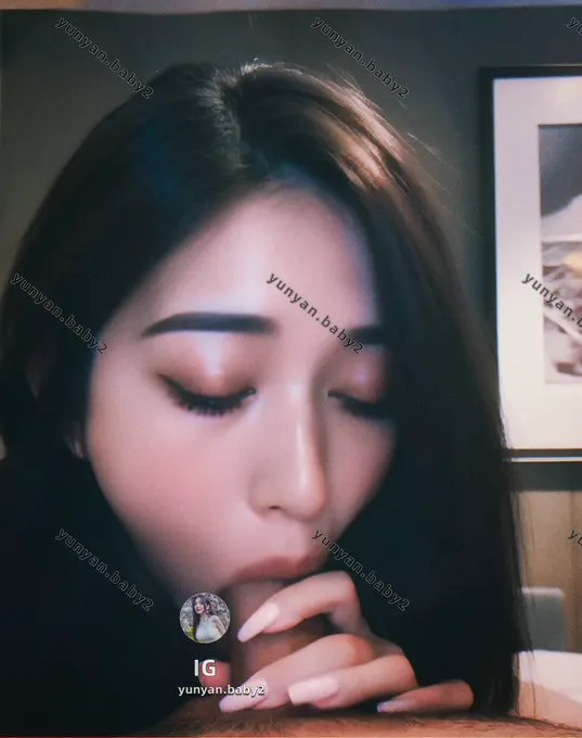 wataa 免費吃飯的代價就是要免費幫人咬咬😅 我吃雞的表情也太醜了吧.... 所以我才討厭拍那些性愛和咬咬的片... · 別笑我肥瑾