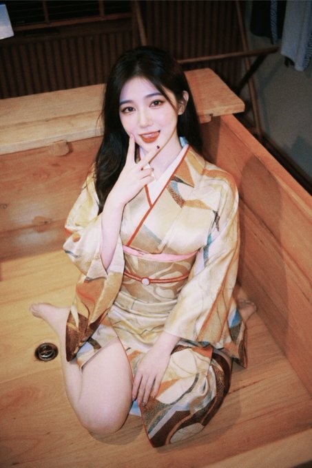 wataa 我在IG發的🥰VS我在X發的🥵 · 別笑我肥瑾
