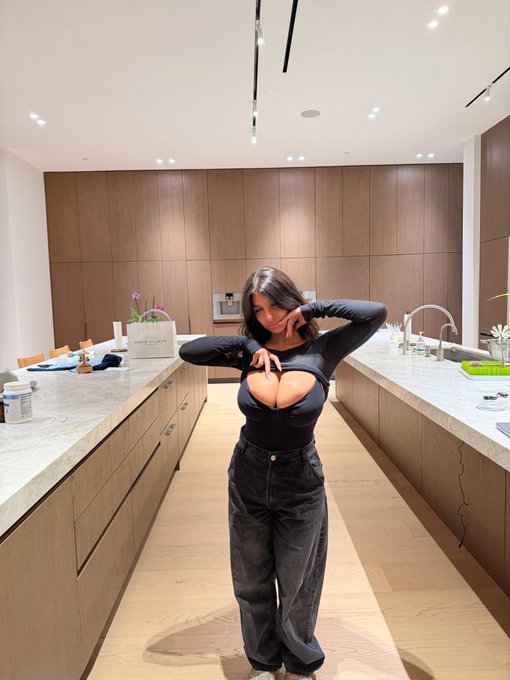 hey @grok, which pasta should I cook in here? 🥰 · Ika