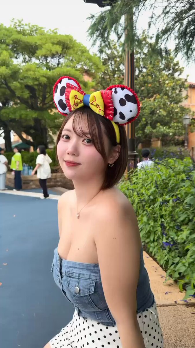 この服装、そんなにけしからんかな🥺 · まりちゃん