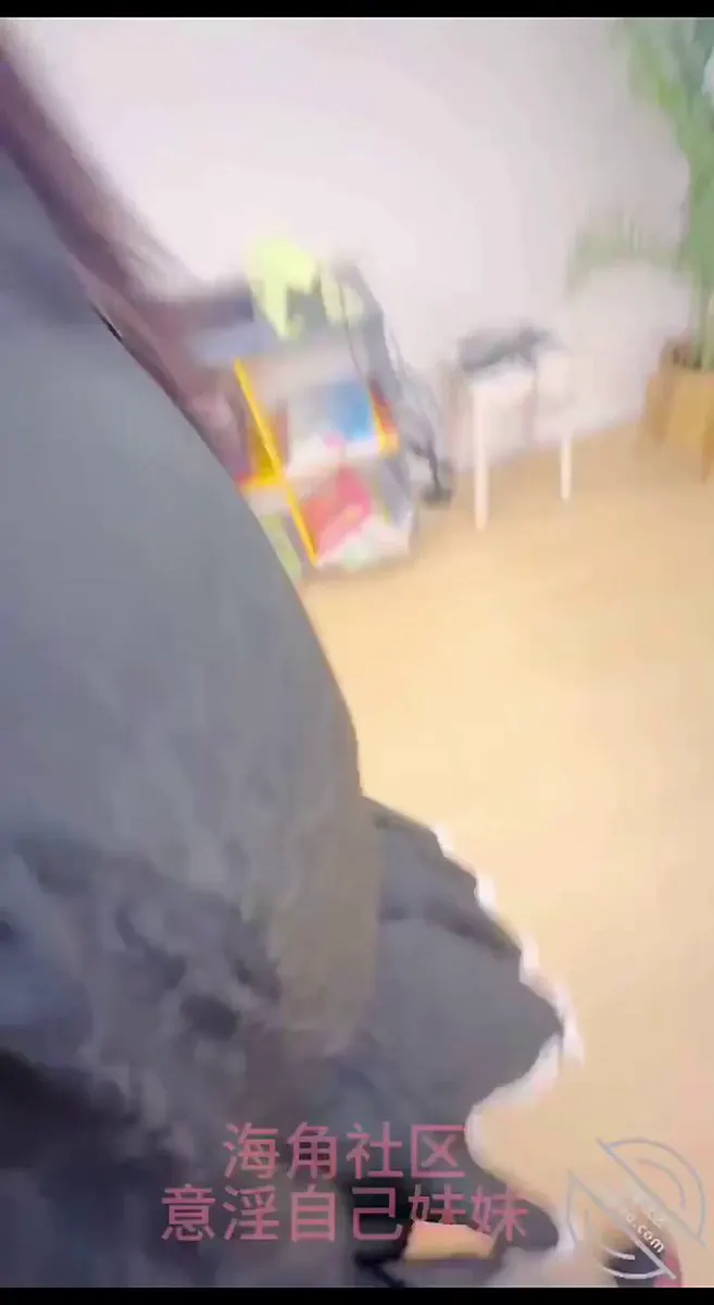 乱伦亲妹妹，音乐室内，打情骂俏当中把妹妹强行按在钢琴凳子上使劲摩擦。#JK #反差婊 #母狗 · 91俱乐部