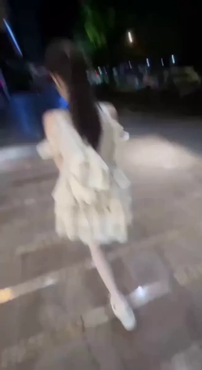 带妹子出去玩玩 · 密桃小公主