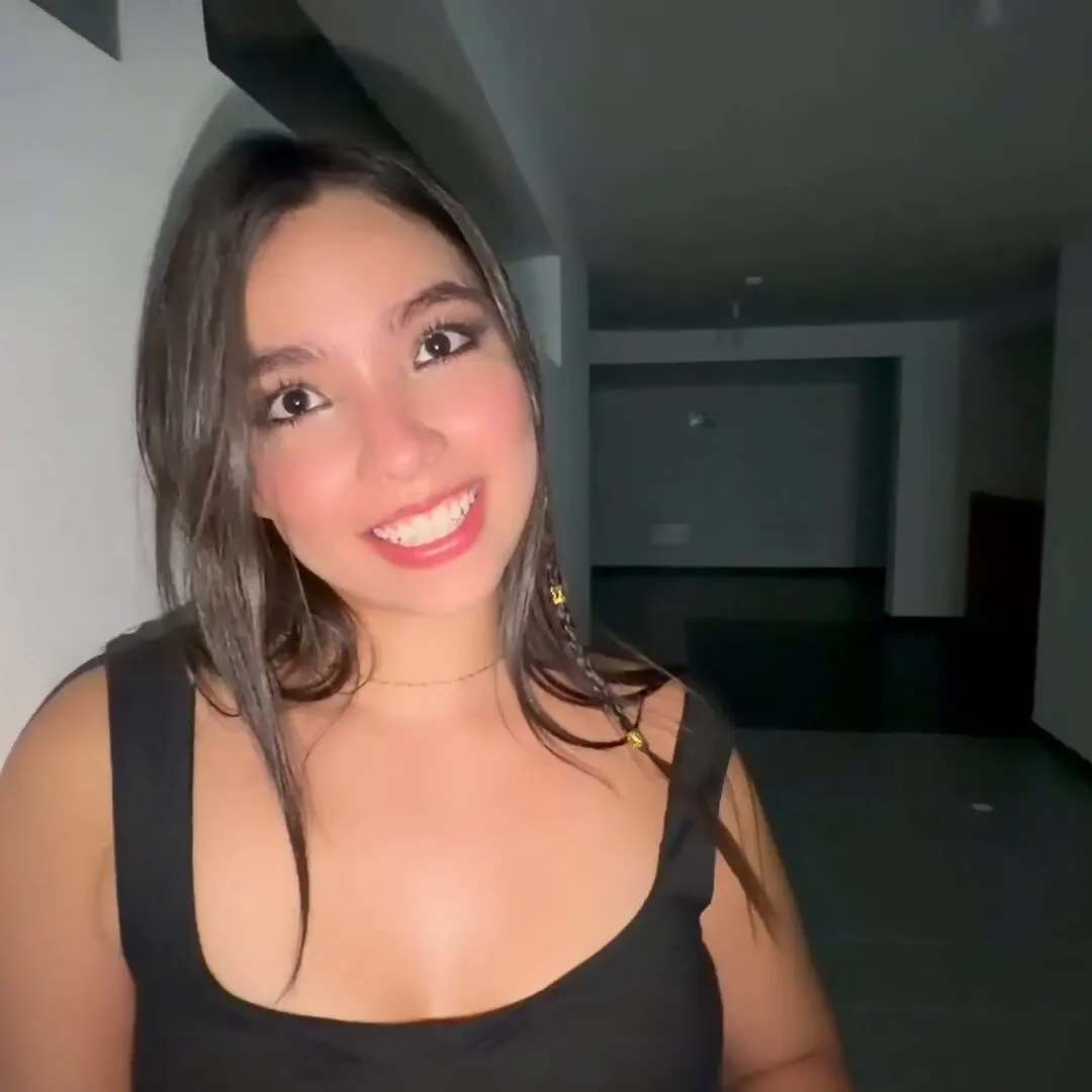 Chudai.....🙊🙊 · Hot mom
