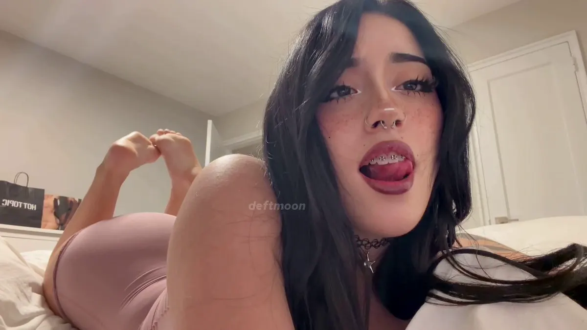 WATAA🔞🔞 · AMATEUR HOUSEWIFE