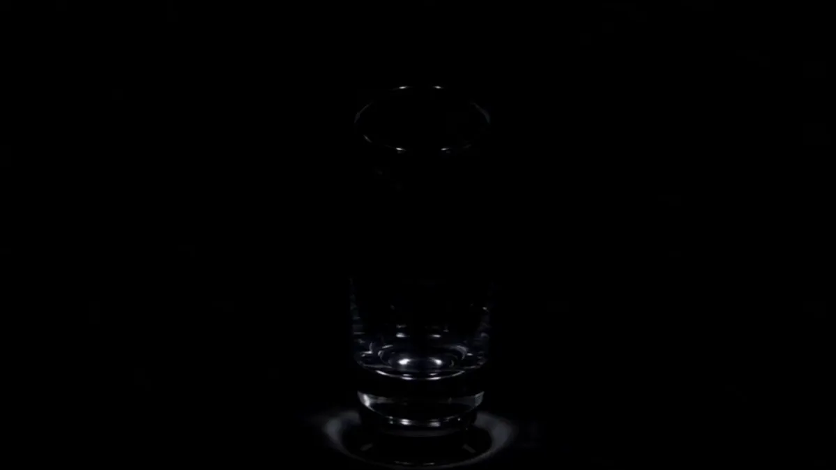 片名： 人妻攻略 谢东刚把旧爱做到腿软，一出门就看见亲妈被陈野弄得衣冠不整，两顶绿帽一起扣上。 点击置顶链接下载app观看完整版 #成人短剧 #Ai成人 #A… · 禁果短剧AI