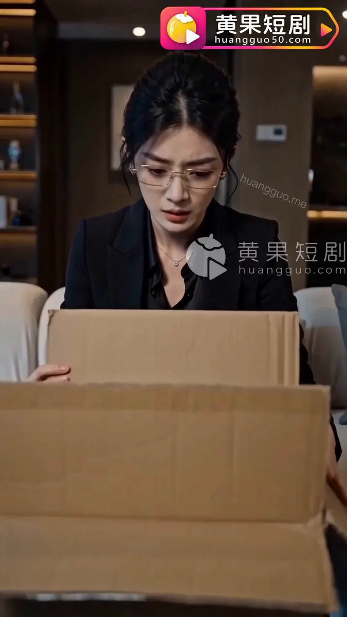 #女总裁的秘密开关/沉逾的五十道阴影/ EP4-EP6合辑 【更多精彩→主页链接→App直达】 #AI短剧 #成人短剧 #短剧 · 短剧速看