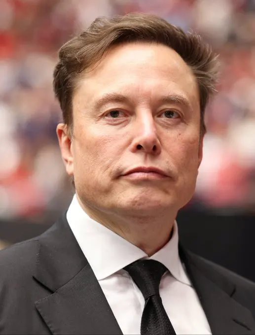 Paramount executives are reportedly considering asking Elon Musk to invest in t… · non aesthetic things