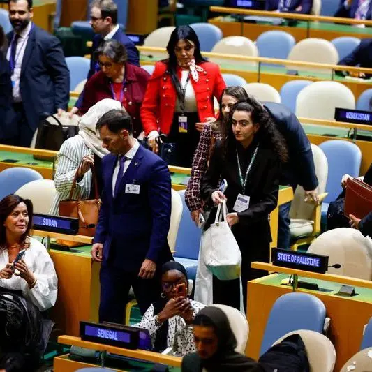 Dozens of diplomats walk out as Benjamin Netanyahu addresses the UN General Ass… · non aesthetic things