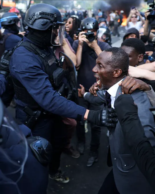 A French mayor was tear-gassed while shielding protesters from riot police duri… · non aesthetic things