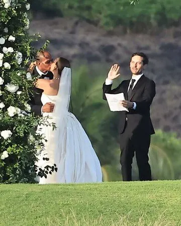 Tobey Maguire officiates his ex-wife’s wedding to billionaire Geoff Ogunlesi · non aesthetic things