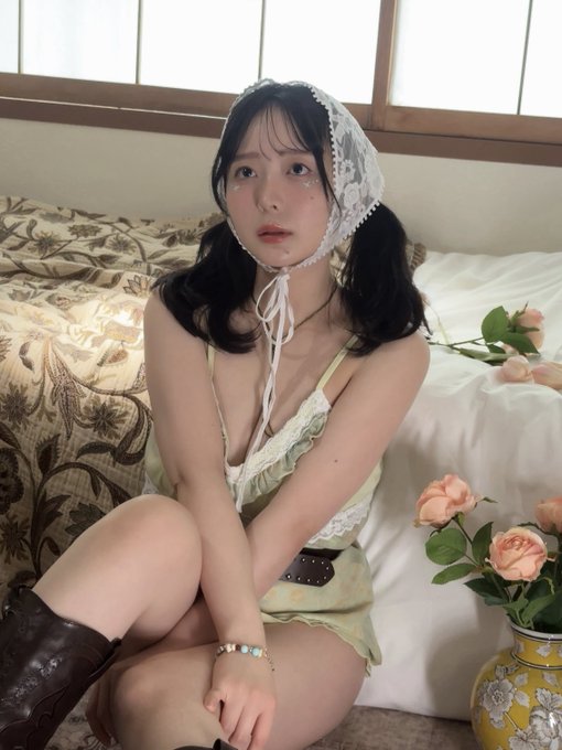 アール・ヌーヴォーグラビア · 中野佑美