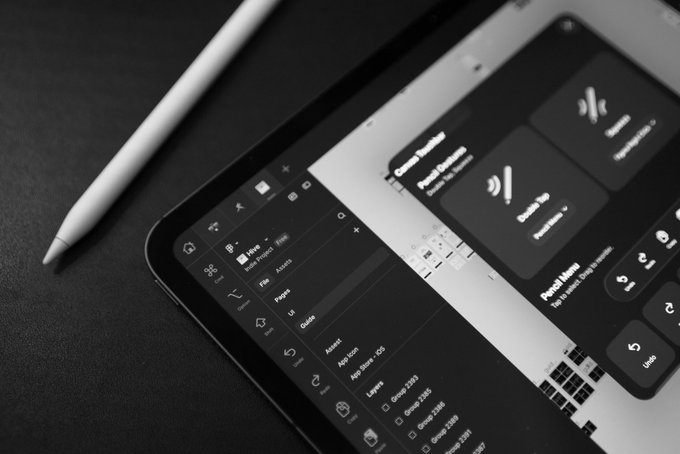 即使没有键盘，你也可以在 iPad 上愉快的使用完整的 Figma 功能，只要一个可自定义的触控菜单和 Pencil 菜单，搭配最新的支持 Hover 的 A… · BunnyLau
