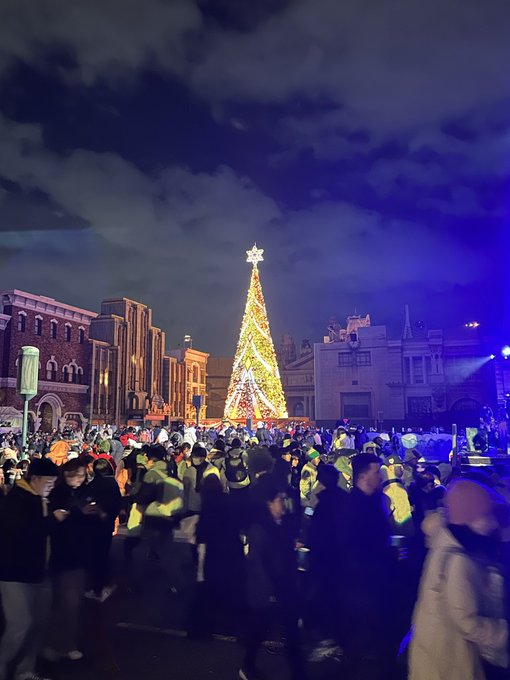 平安夜快乐🎄 · Nic