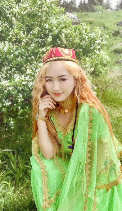 请叫我沈老师😀 · Miss Shen沈樵